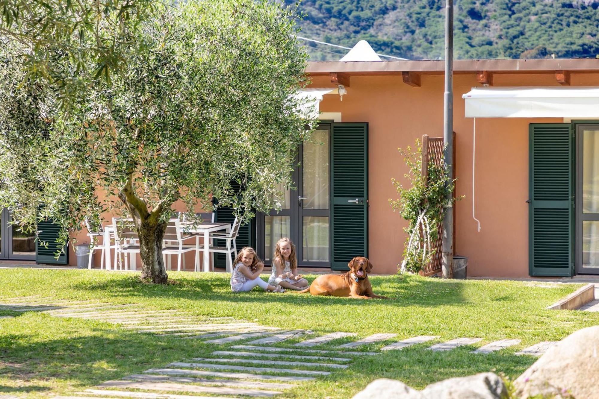 Country Hotel Residence Da Pilade Capoliveri  Bagian luar foto